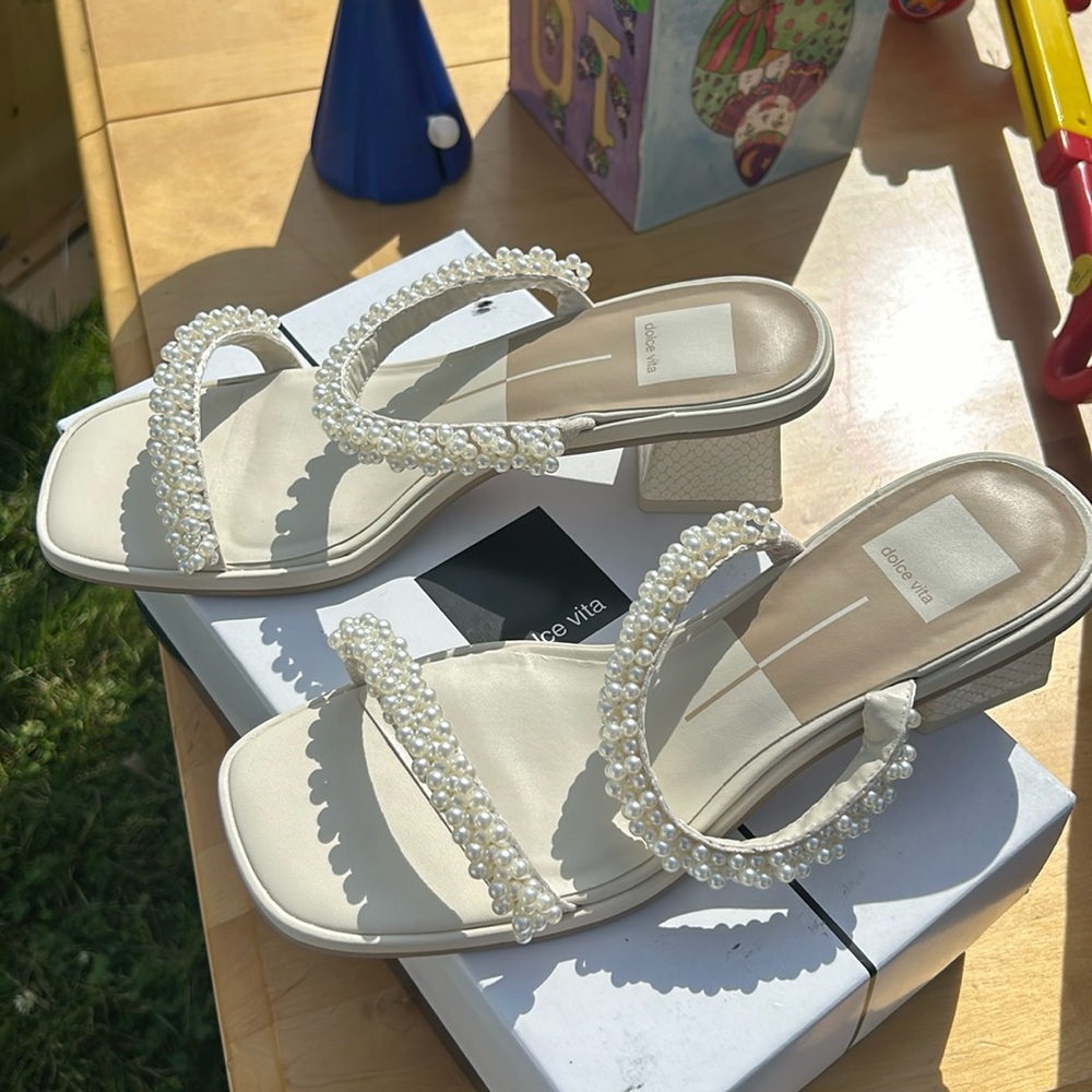 Dolce vita river pearl size 8.5
